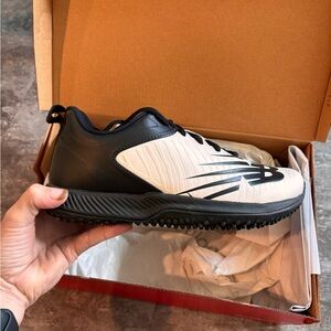 New Balance Black and White Women's Athletic Shoes
